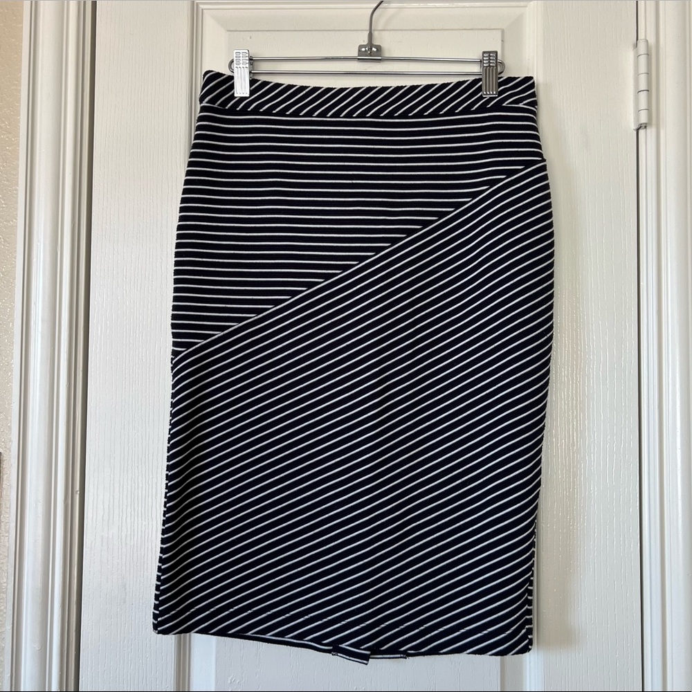 Banana Republic Pencil Skirt 🔴